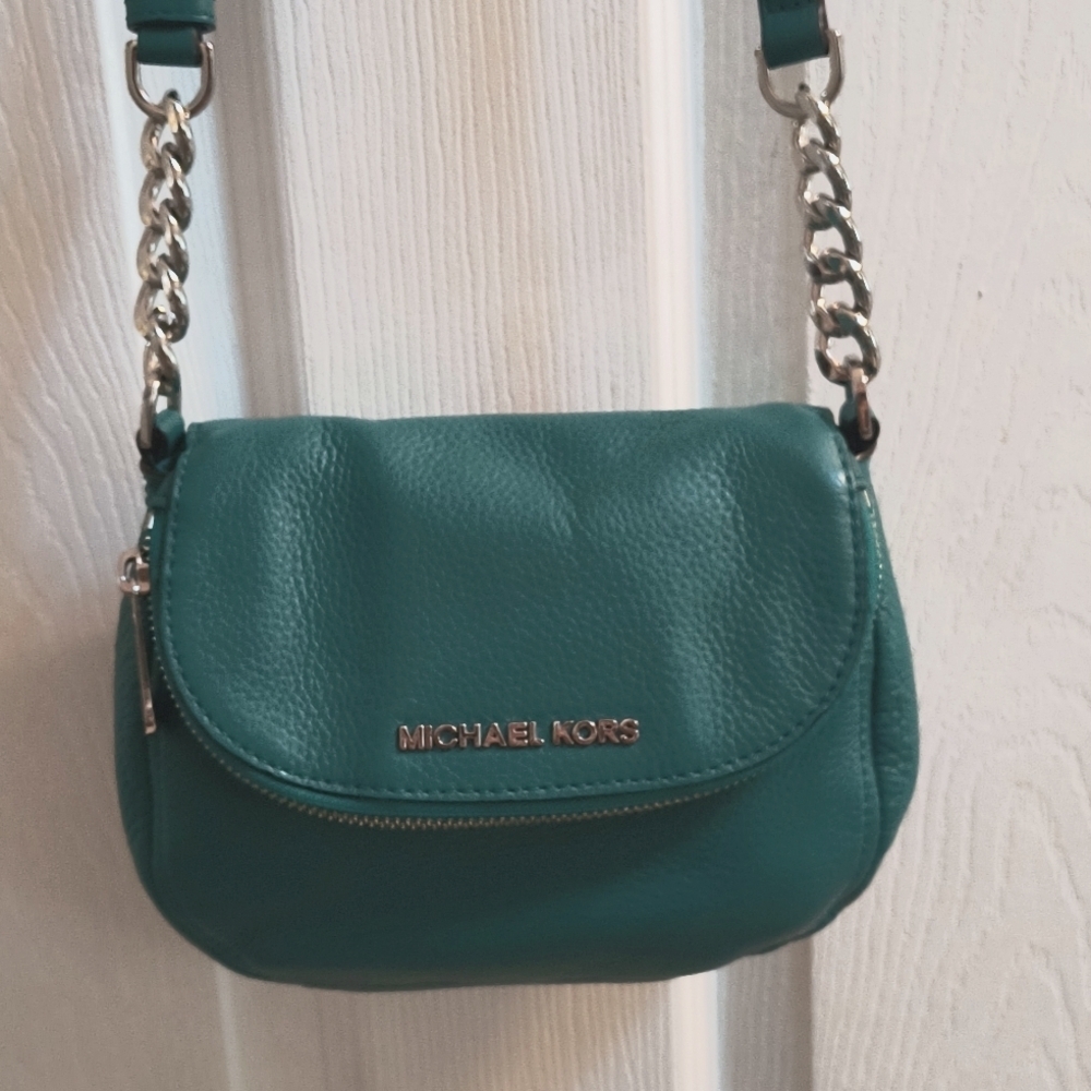 Michael Kors Bedford Flap Crossbody Bag - Picture 2 of 11